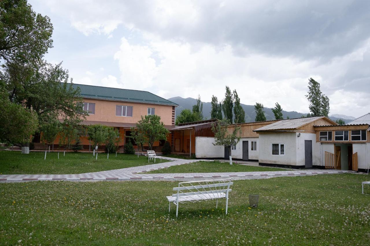 Guest House Jekshen Imeni Karla Marksa  Bagian luar foto