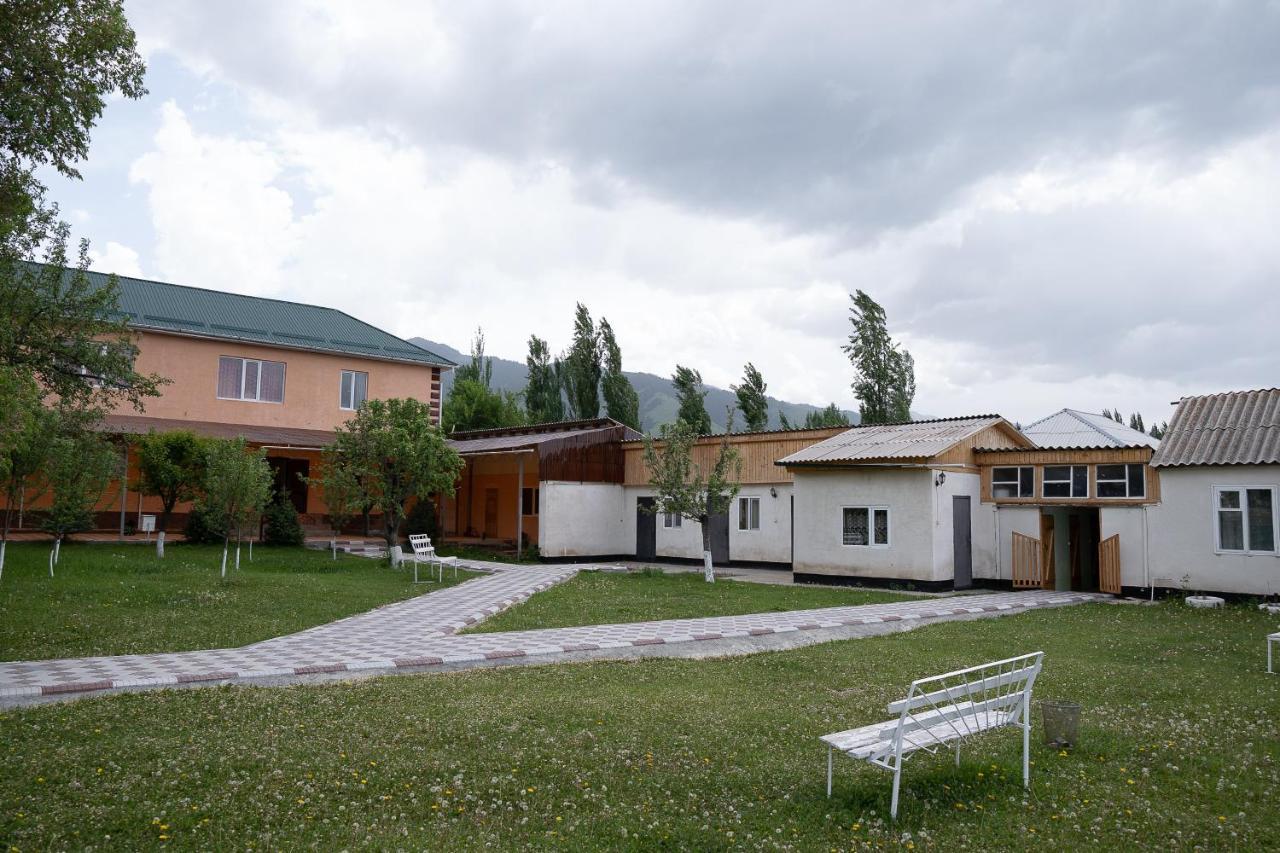 Guest House Jekshen Imeni Karla Marksa  Bagian luar foto
